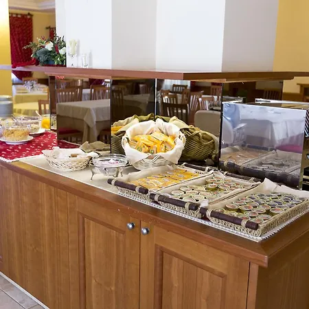 Trieste Отель Рокказаро